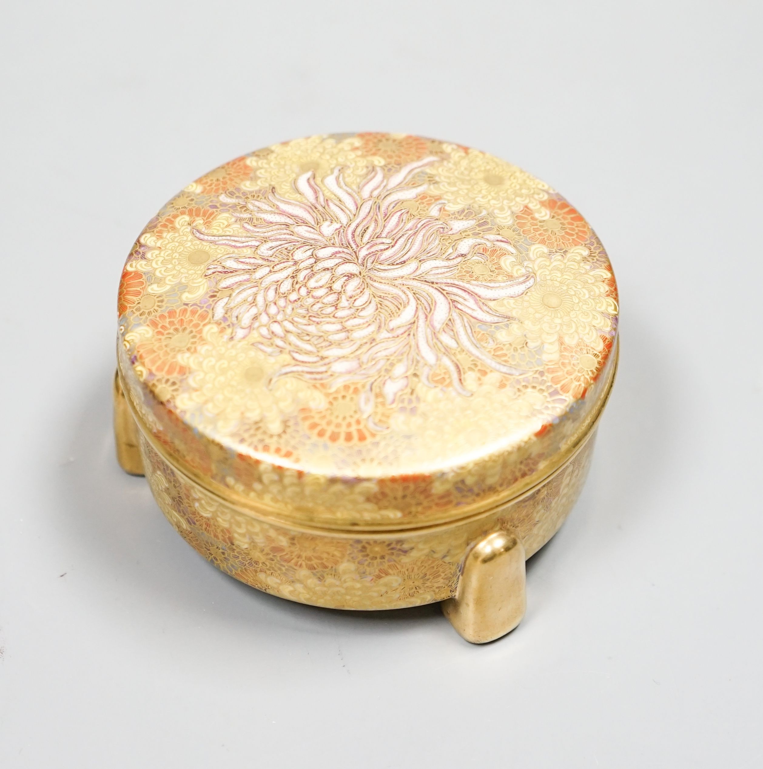 A Japanese Satsuma Kogo and cover, Meiji period, signed, 9cm